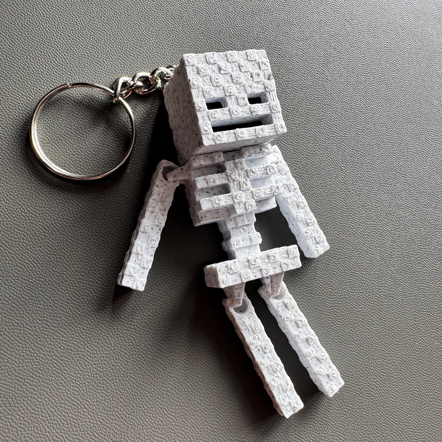 Minecraft Skeleton Keychain – Articulated 3D Printed Fidget Toy for Minecraft Fans, Gamer Gift, Backpack Charm, Key Ring with Lobster Clasp